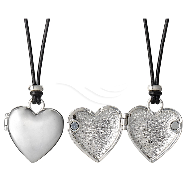 Heart Locket Necklace (Picture 1 of 2)