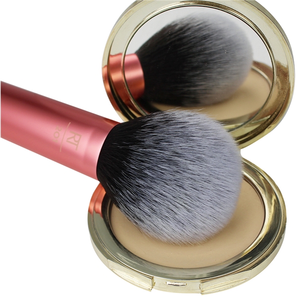 Real Techniques Powder Brush (Picture 3 of 5)