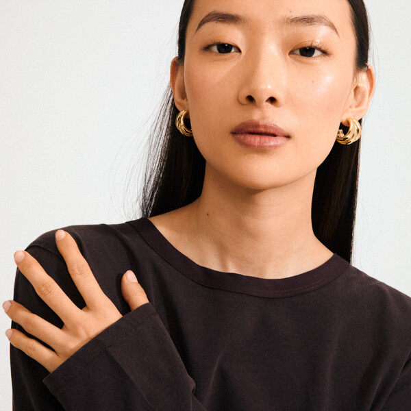 26253-2033 Damia Earrings (Picture 2 of 4)