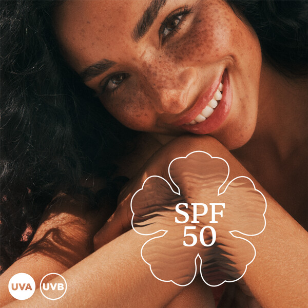 Glowing Protection SPF50 Face Cream (Picture 2 of 3)