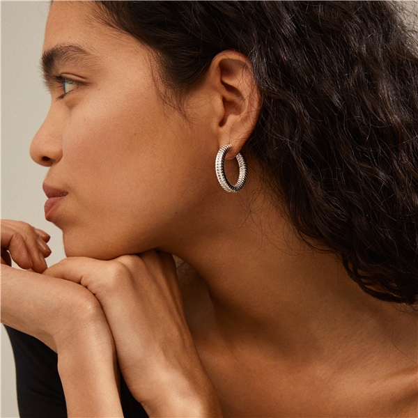 14214-6023 Belief Chunky Snake Chain Hoops (Picture 2 of 4)