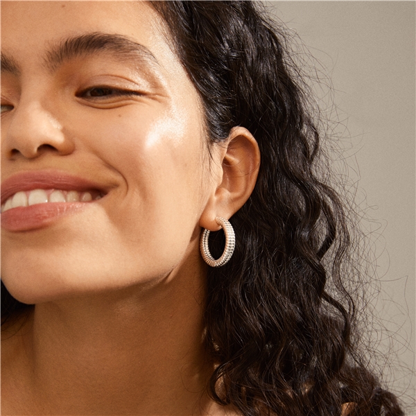 14214-6023 Belief Chunky Snake Chain Hoops (Picture 4 of 4)