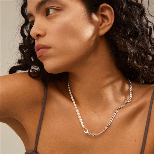 13214-6021 Precious Curb Chain & Pearl Necklace (Picture 4 of 4)