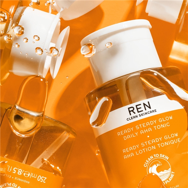 REN Radiance Ready Steady Glow Daily AHA Tonic (Picture 3 of 7)