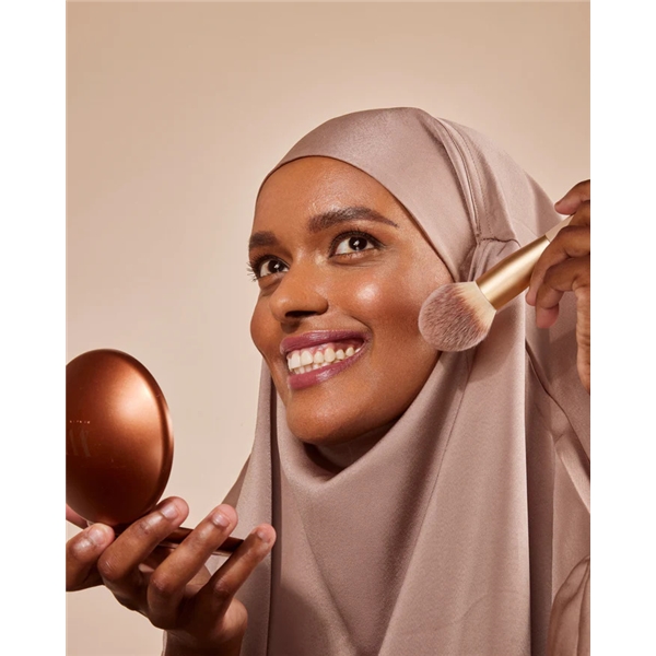 Ida Warg Silk Bronzer (Picture 2 of 4)